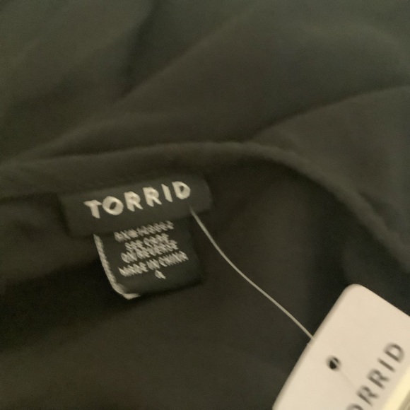 NWT Torrid Black Georgette One-Shoulder blouse, size 4 - Picture 3 of 4